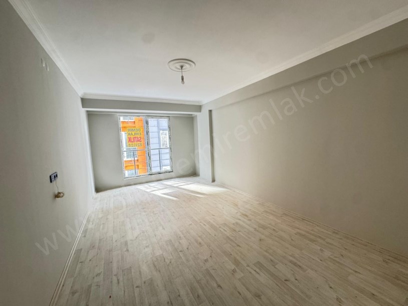 ŞEİTLER MAH. SİYAH İNCİ SİTESİ B BLOK 2, KAT 2+1 SATILIK DAİRE