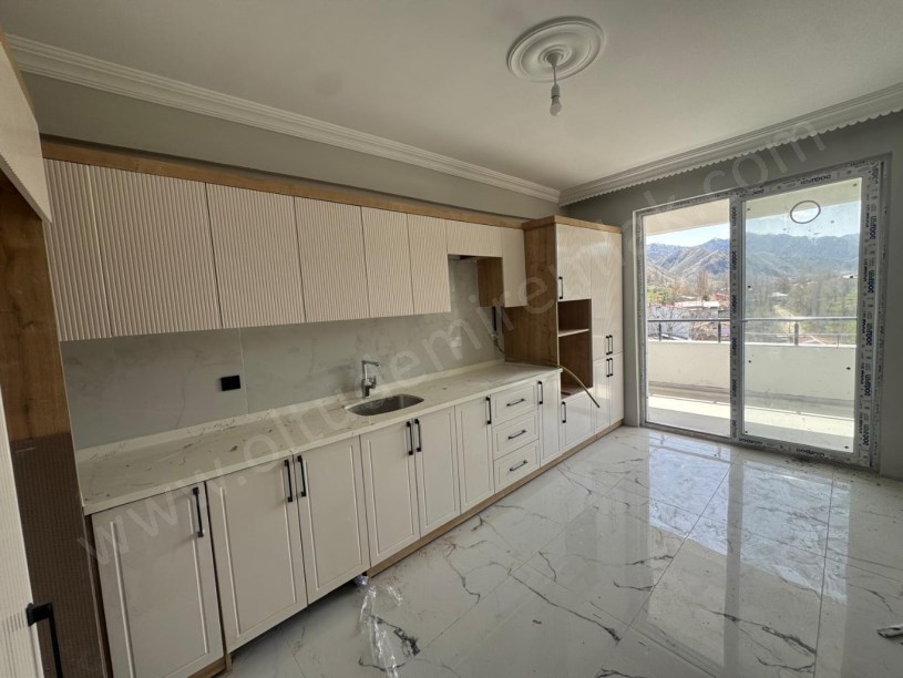 OLTU ŞEHİTLER MAHALLESİ MMD SİYAH İNCİ KONUTLARI SATILIK 3+1 DAİRE