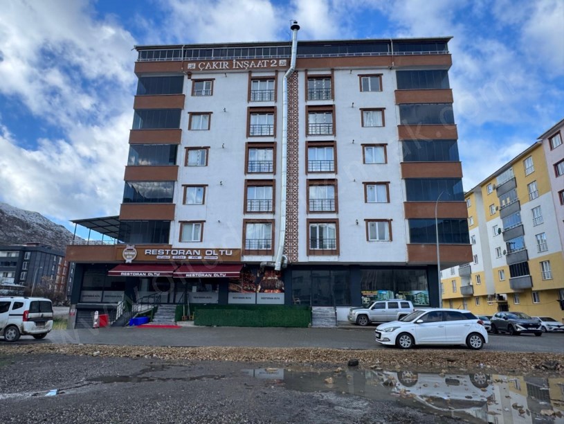 OLTU ŞEHİTLER MAHALLESİ ÇAKIR İNŞAAT 2  3.KAT 2+1 SATILIK DAİRE