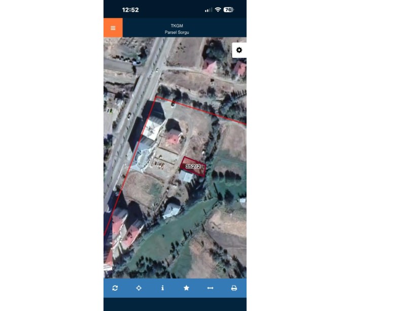 YUSUF ZİYA BEY MAH. GÖLE CADDESİ YAYLA EVLER ARKASI 372 M2 SATILIK ARSA