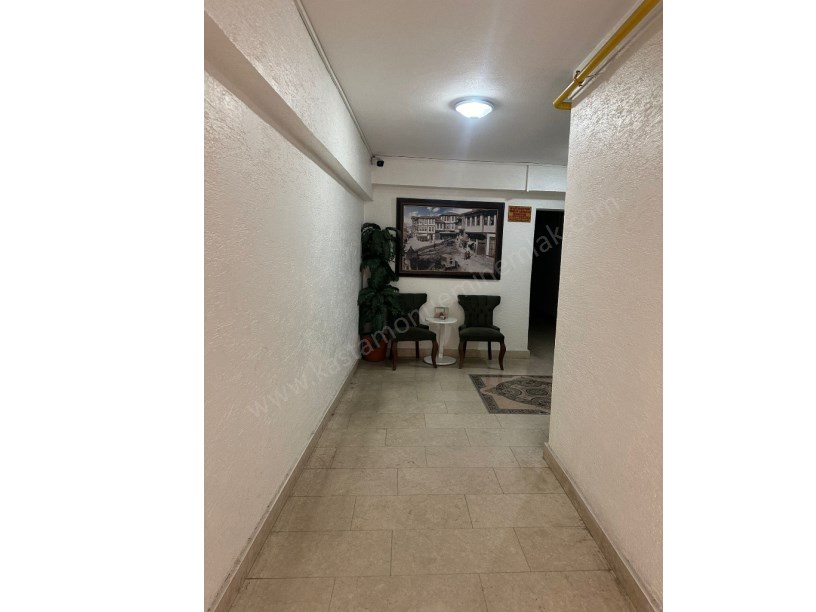 MERKEZ ANA CADDE ÜZERİ Kiralık 1+1 Daire