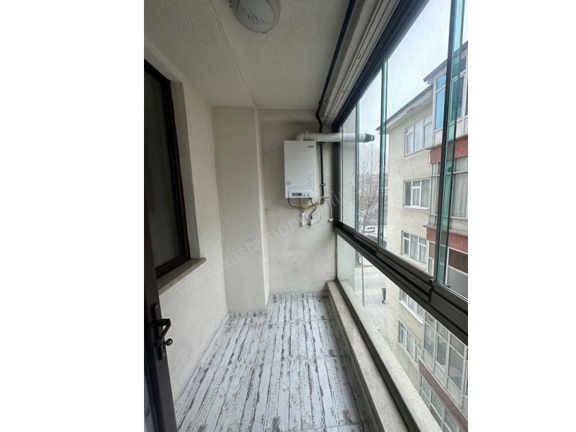 MERKEZ ANA CADDE ÜZERİ Kiralık 1+1 Daire