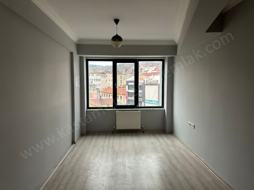 EMİN EMLAKtan MERKEZDE Kiralık Ofis