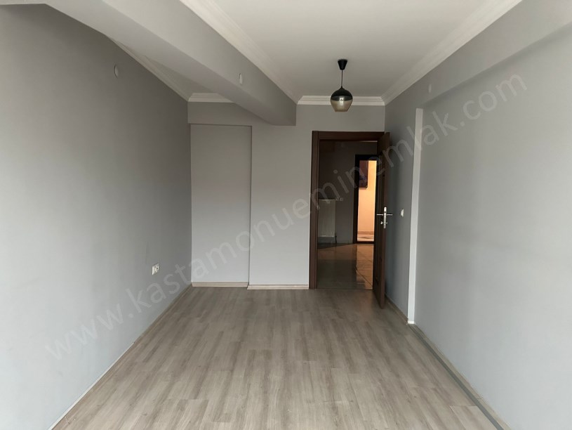 EMİN EMLAKtan MERKEZDE Kiralık Ofis