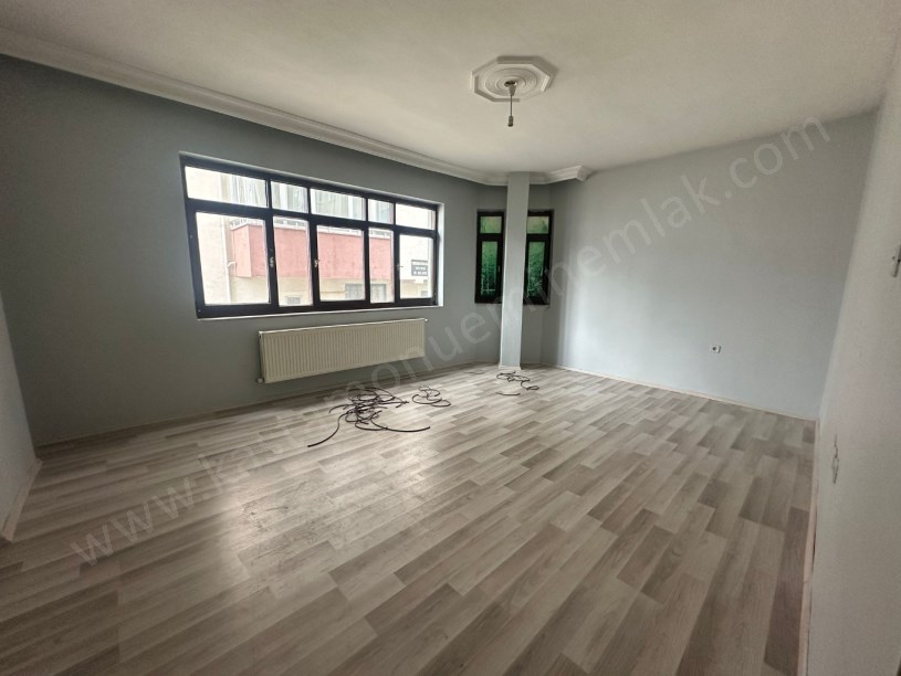CANDAROĞULLARINDA ANA CADDE ÜZERİ Kiralık Daire