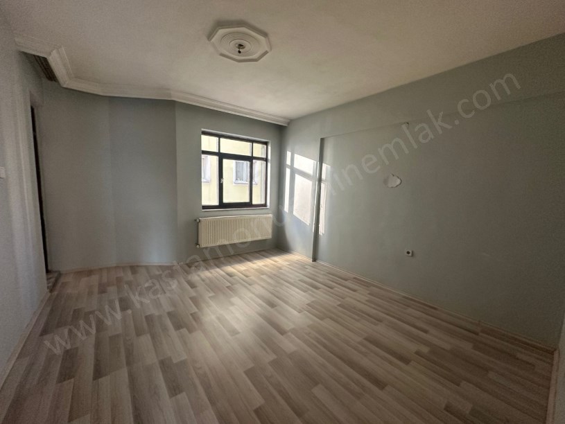 CANDAROĞULLARINDA ANA CADDE ÜZERİ Kiralık Daire