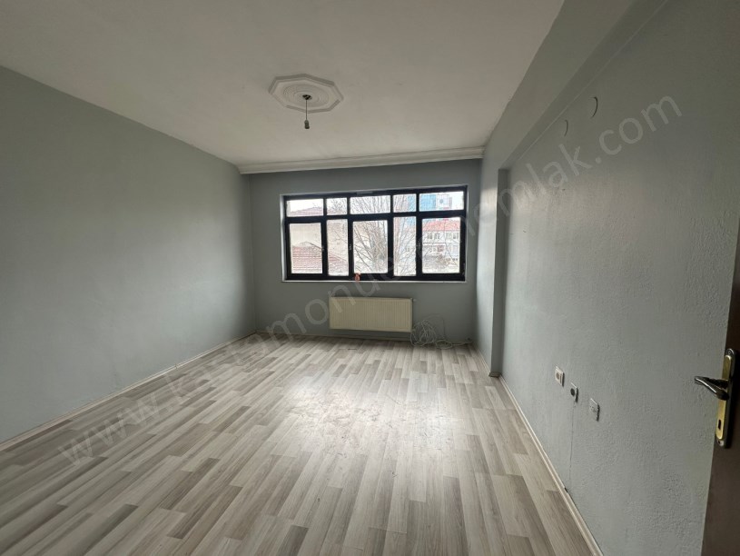 CANDAROĞULLARINDA ANA CADDE ÜZERİ Kiralık Daire