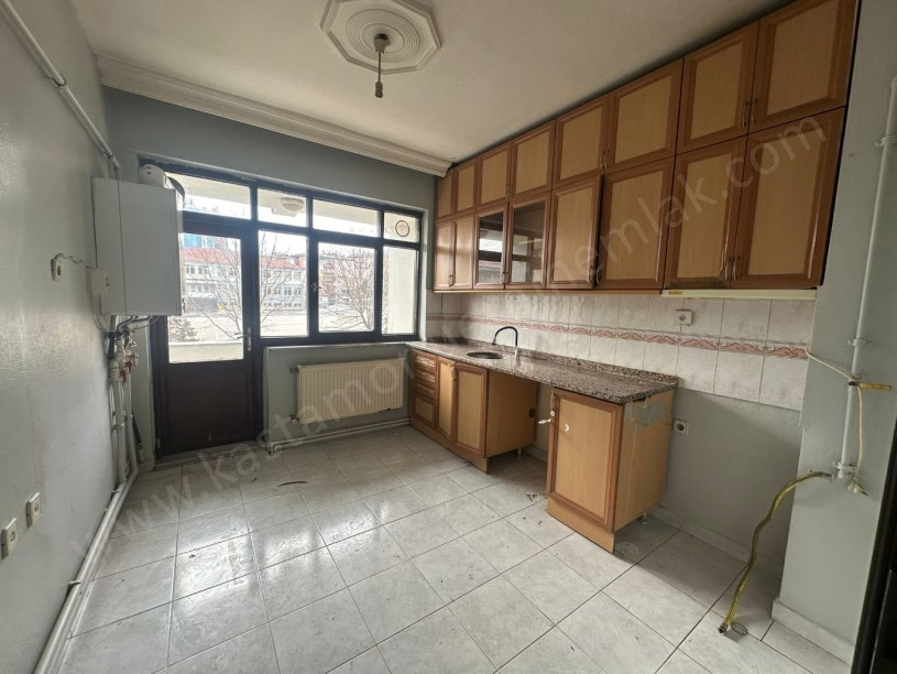 CANDAROĞULLARINDA ANA CADDE ÜZERİ Kiralık Daire