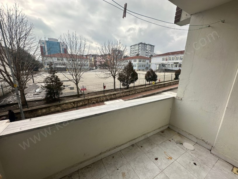 CANDAROĞULLARINDA ANA CADDE ÜZERİ Kiralık Daire