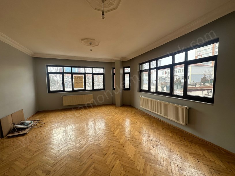 CANDAROĞULLARINDA ANA CADDE ÜZERİ Kiralık Daire