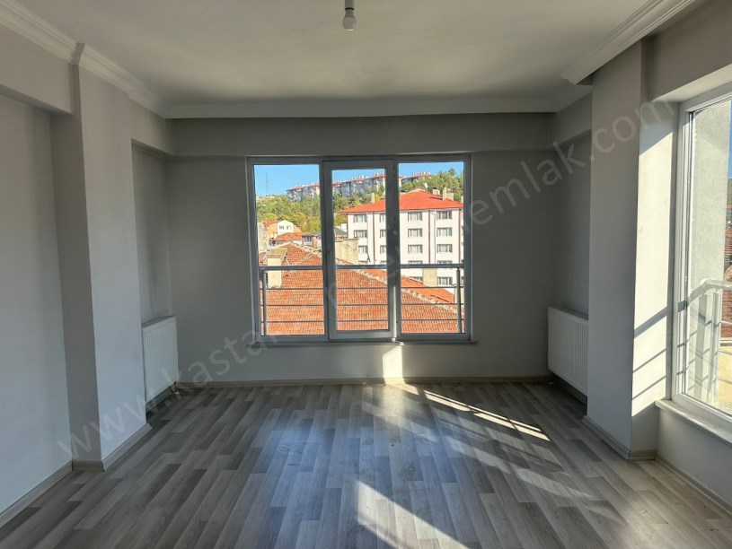 SALI PAZARINDA Satılık 2+1 Daire