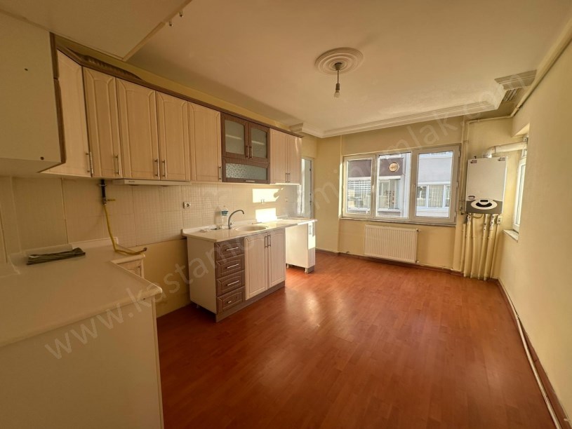 REHABİLİTASYON HASTANESİ KARŞISI Geniş 3+1 Kiralık Daire