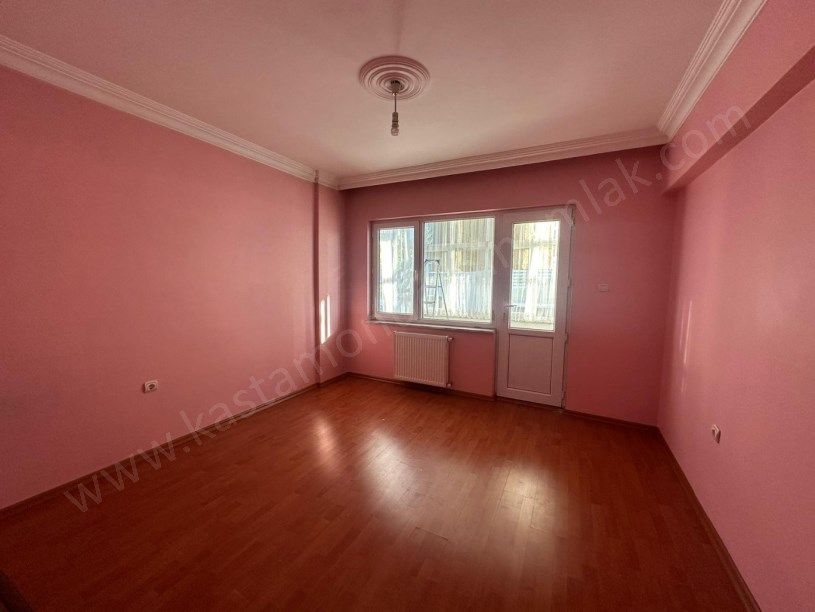 REHABİLİTASYON HASTANESİ KARŞISI Geniş 3+1 Kiralık Daire