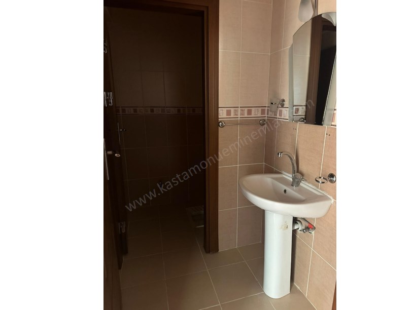 REHABİLİTASYON HASTANESİ KARŞISI Geniş 3+1 Kiralık Daire