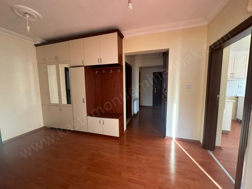 REHABİLİTASYON HASTANESİ KARŞISI Geniş 3+1 Kiralık Daire