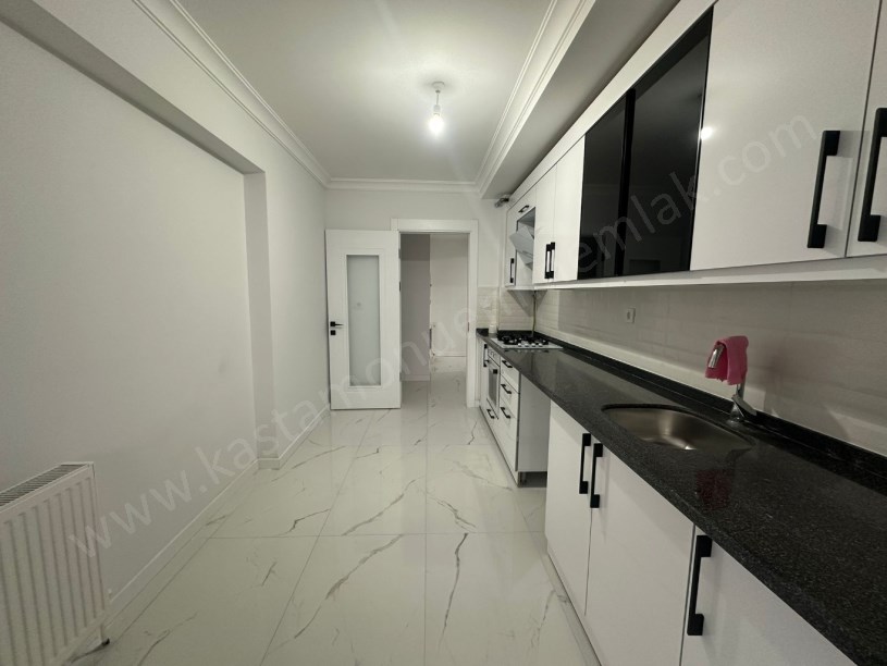  ANA CADDE ÜZERİ SUNTA KAVŞAĞI YANI Kiralık 3+1 Daire