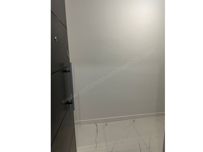  ANA CADDE ÜZERİ SUNTA KAVŞAĞI YANI Kiralık 3+1 Daire