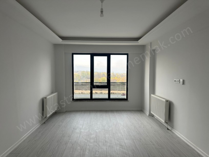  ANA CADDE ÜZERİ SUNTA KAVŞAĞI YANI Kiralık 3+1 Daire