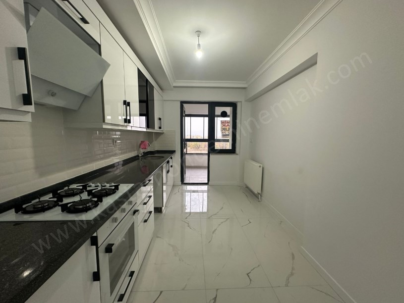  ANA CADDE ÜZERİ SUNTA KAVŞAĞI YANI Kiralık 3+1 Daire