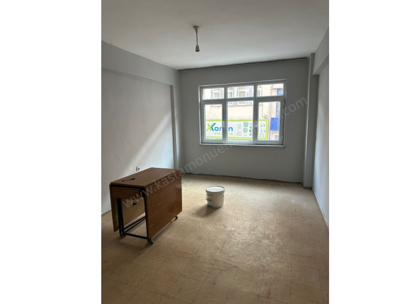 MERKEZDE KEBECİ KARŞISI Satılık 2+1 Daire