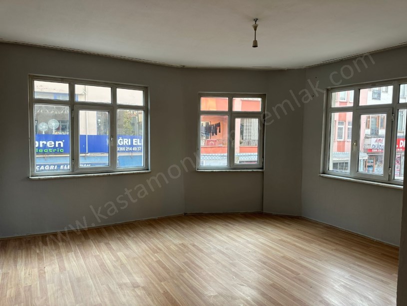 MERKEZDE KEBECİ KARŞISI Satılık 2+1 Daire