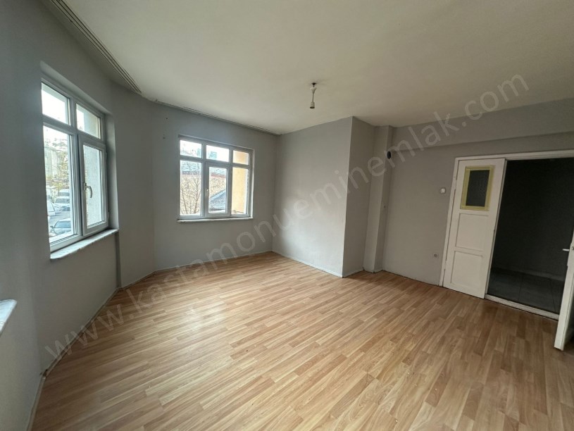 MERKEZDE KEBECİ KARŞISI Satılık 2+1 Daire