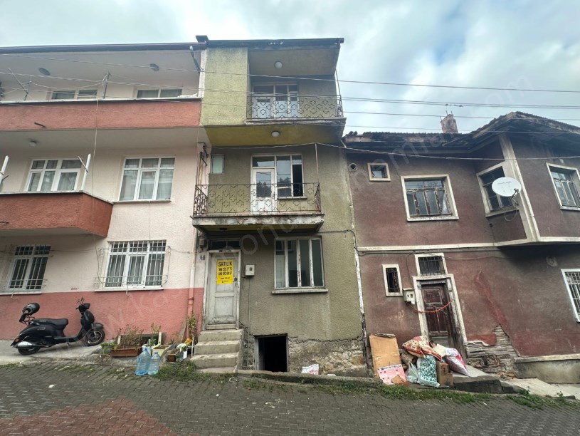 MERKEZDE Satılık Müstakil Ev