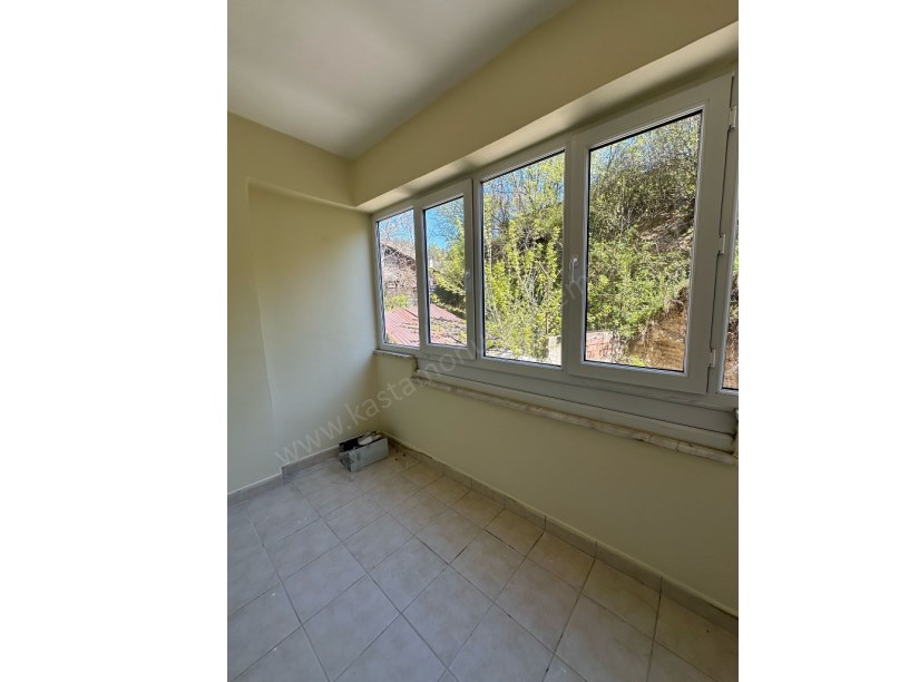 MERKEZ ANA CADDE ÜZERİ Satılık 3+1 Daire