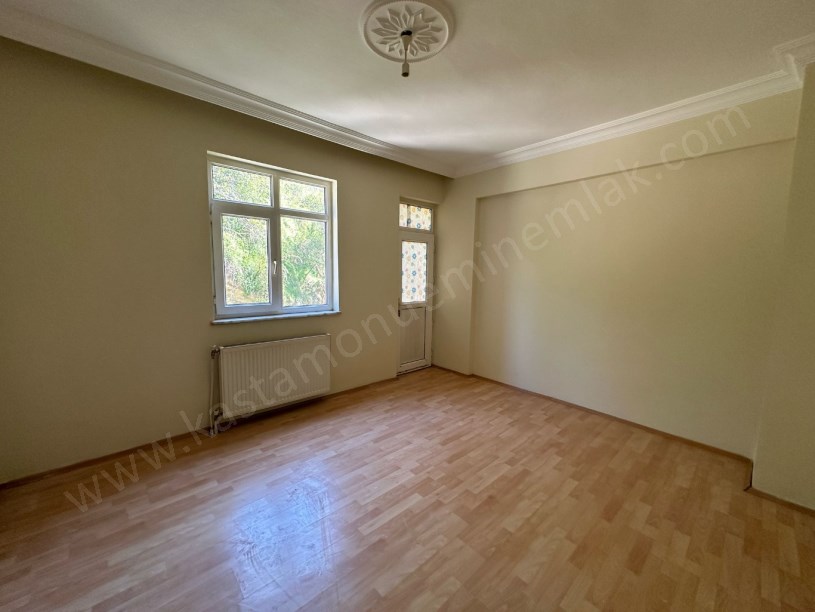 MERKEZ ANA CADDE ÜZERİ Satılık 3+1 Daire