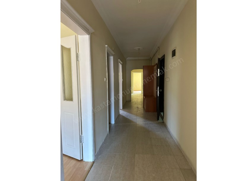 MERKEZ ANA CADDE ÜZERİ Satılık 3+1 Daire