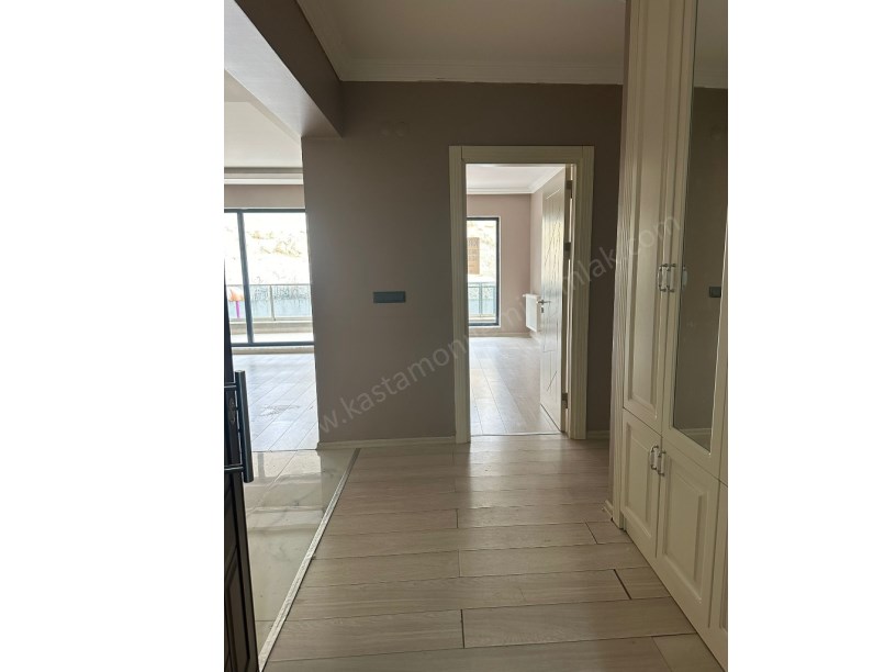 MERKEZDE Kiralık Lüks 3+1 Daire