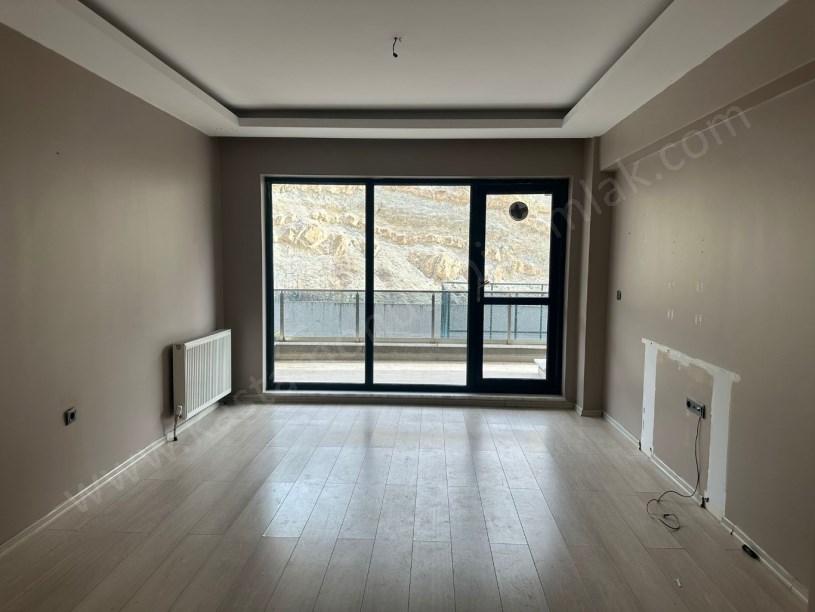 MERKEZDE Kiralık Lüks 3+1 Daire