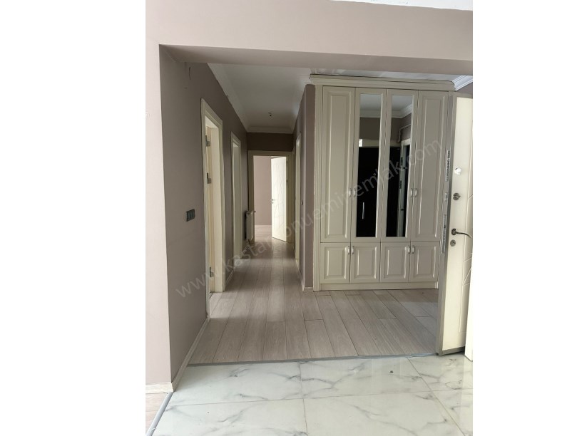 MERKEZDE Kiralık Lüks 3+1 Daire