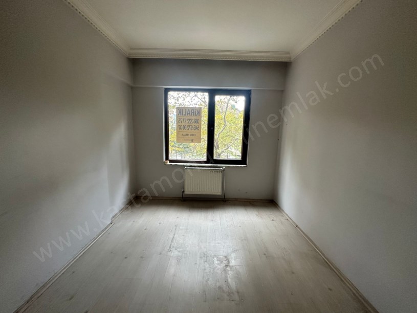 ANA CADDE ÜZERİ MÜZE MÜDÜRLÜĞÜ KARŞISINDA Satılık Daire