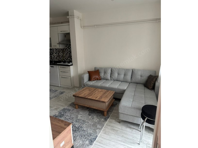 MERKEZ ANA CADDE ÜZERİ Satılık 2+1 Daire
