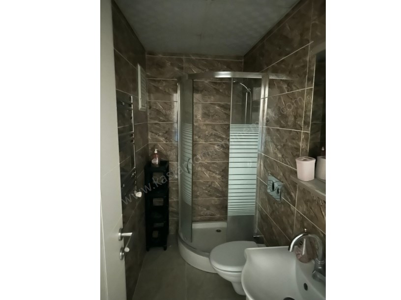 MERKEZ ANA CADDE ÜZERİ Satılık 2+1 Daire