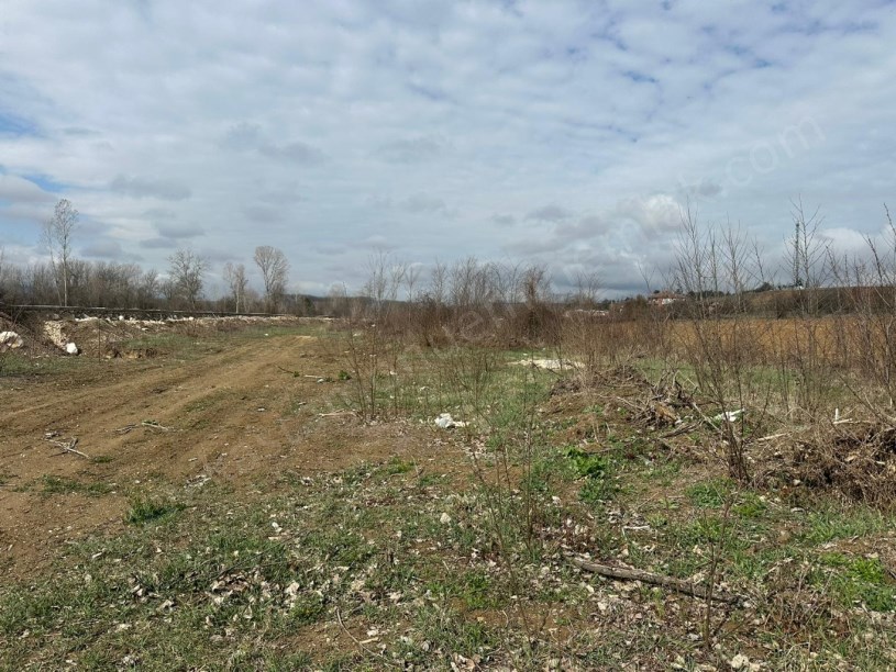 GÖLEMİRLER KÖYÜNDE Satılık Tarla