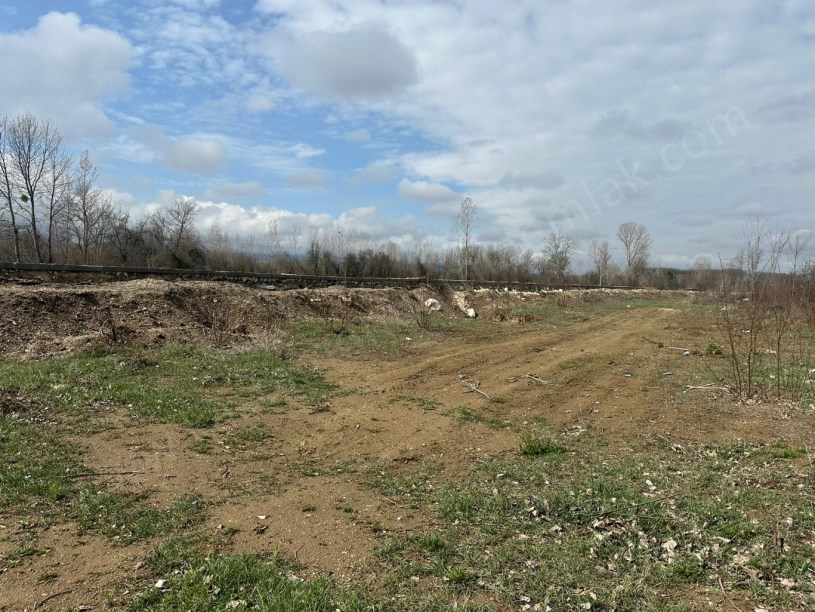 GÖLEMİRLER KÖYÜNDE Satılık Tarla