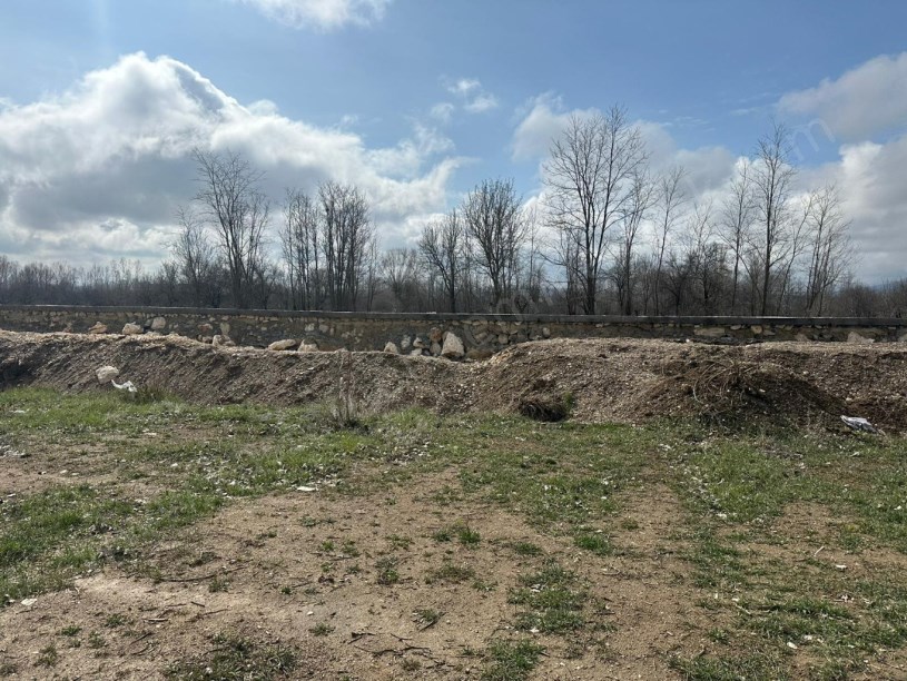 GÖLEMİRLER KÖYÜNDE Satılık Tarla