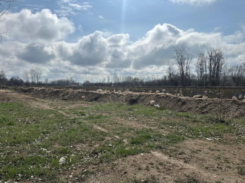 GÖLEMİRLER KÖYÜNDE Satılık Tarla