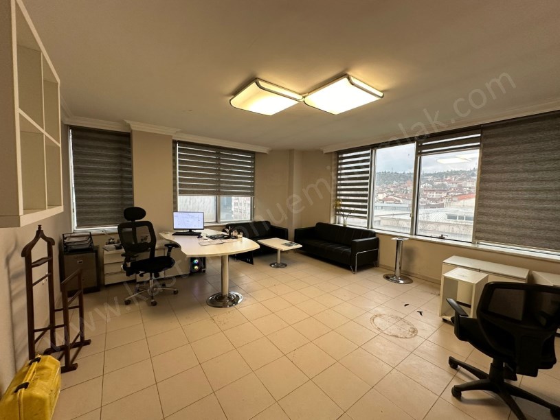 MERKEZDE Kiralık Ofis