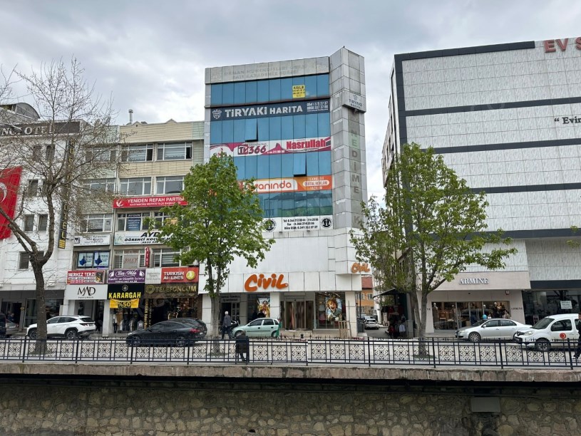 MERKEZDE Kiralık Ofis