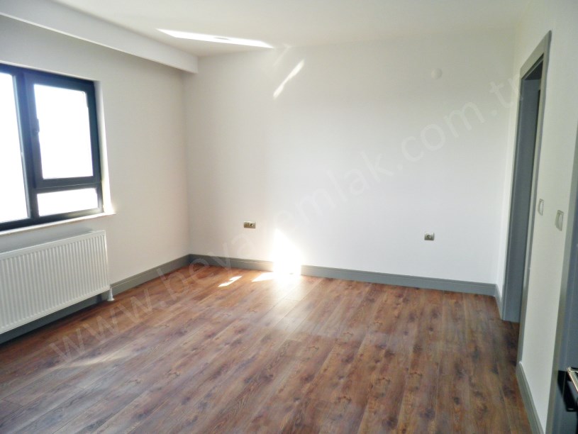 ERYAMAN ZİRVEDEN BATI SİTESİNDE 5+1 KIŞ BAHÇELİ KİRALIK DAİRE