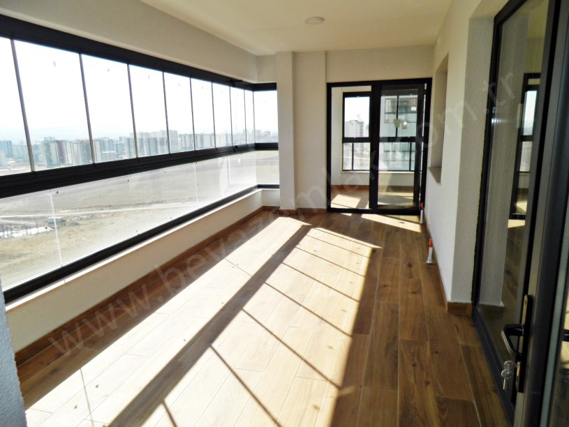 ERYAMAN ZİRVEDEN BATI SİTESİNDE 5+1 KIŞ BAHÇELİ KİRALIK DAİRE