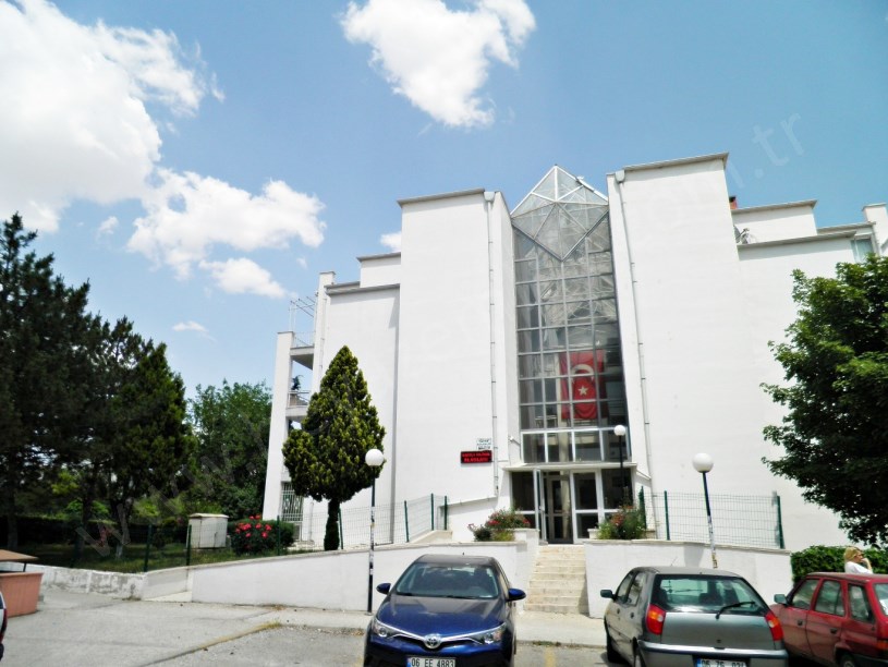 ERYAMAN CADDE ÜSTÜ KOMBİLİ MOBİLYALI 1+1 KİRALIK DAİRE