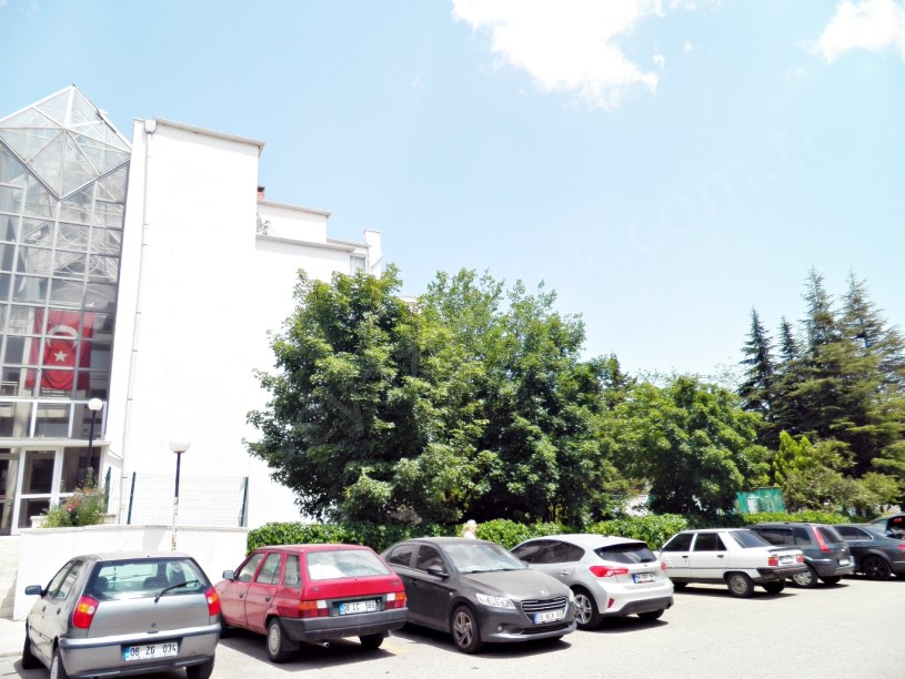 ERYAMAN CADDE ÜSTÜ KOMBİLİ MOBİLYALI 1+1 KİRALIK DAİRE