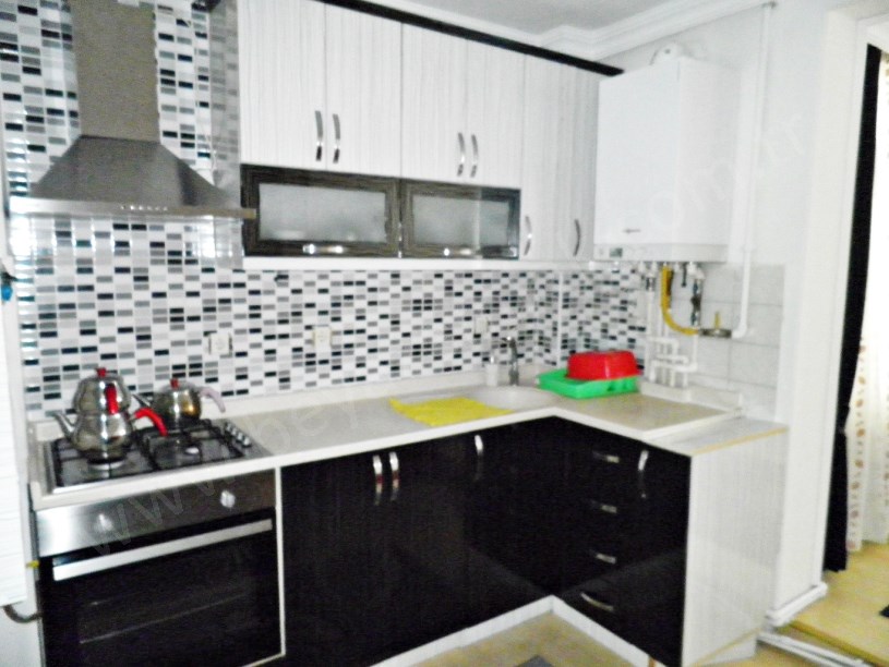 ERYAMAN CADDE ÜSTÜ KOMBİLİ MOBİLYALI 1+1 KİRALIK DAİRE