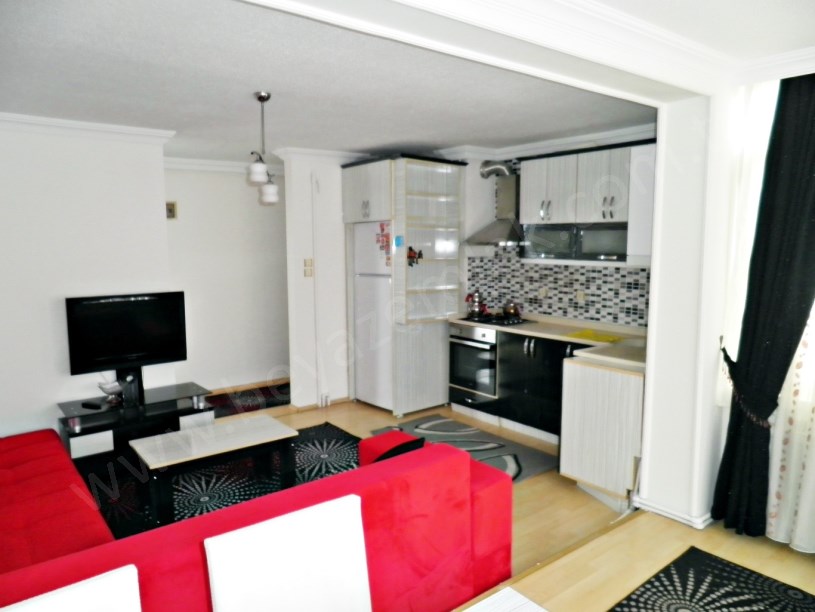 ERYAMAN CADDE ÜSTÜ KOMBİLİ MOBİLYALI 1+1 KİRALIK DAİRE