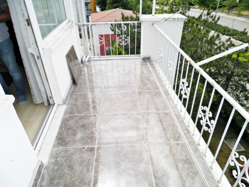 ERYAMAN CADDE ÜSTÜ KOMBİLİ MOBİLYALI 1+1 KİRALIK DAİRE