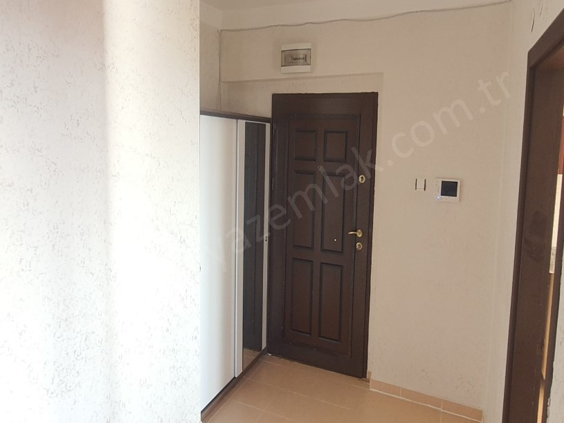 DOLMUŞ VE SERVİS GÜZERGAHINDA GENİŞ BALKONLU KİRALIK 3+1 DAİRE